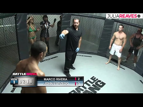 ❤️ Ultimate Fighter ríða númerastúlku strax eftir bardaga í hringnum ️ Gæðaklám hjá okkur ❌️