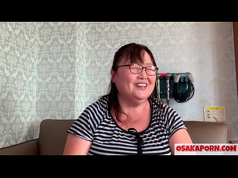 ❤️ Feit japönsk mamma sýnir risastóra brjósta sína og hefur gaman af kynlífsleikfangi. 51 árs gömul asísk móðir talar um kynlífsreynslu sína. Yukiko 1 OSAKAPORN feitur milf ️ Gæðaklám hjá okkur ❌️