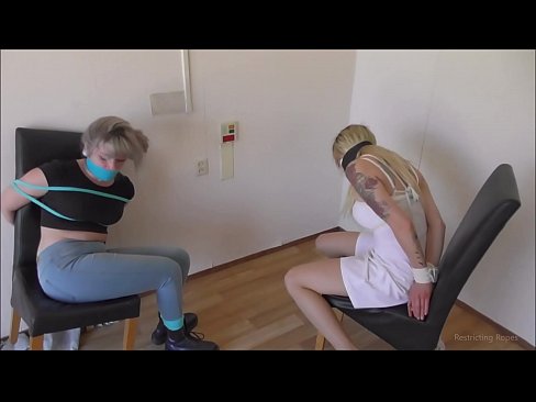 ❤️ Fíkill / bundin og kæfð / stúlka í neyð ️ Gæðaklám hjá okkur ❌️